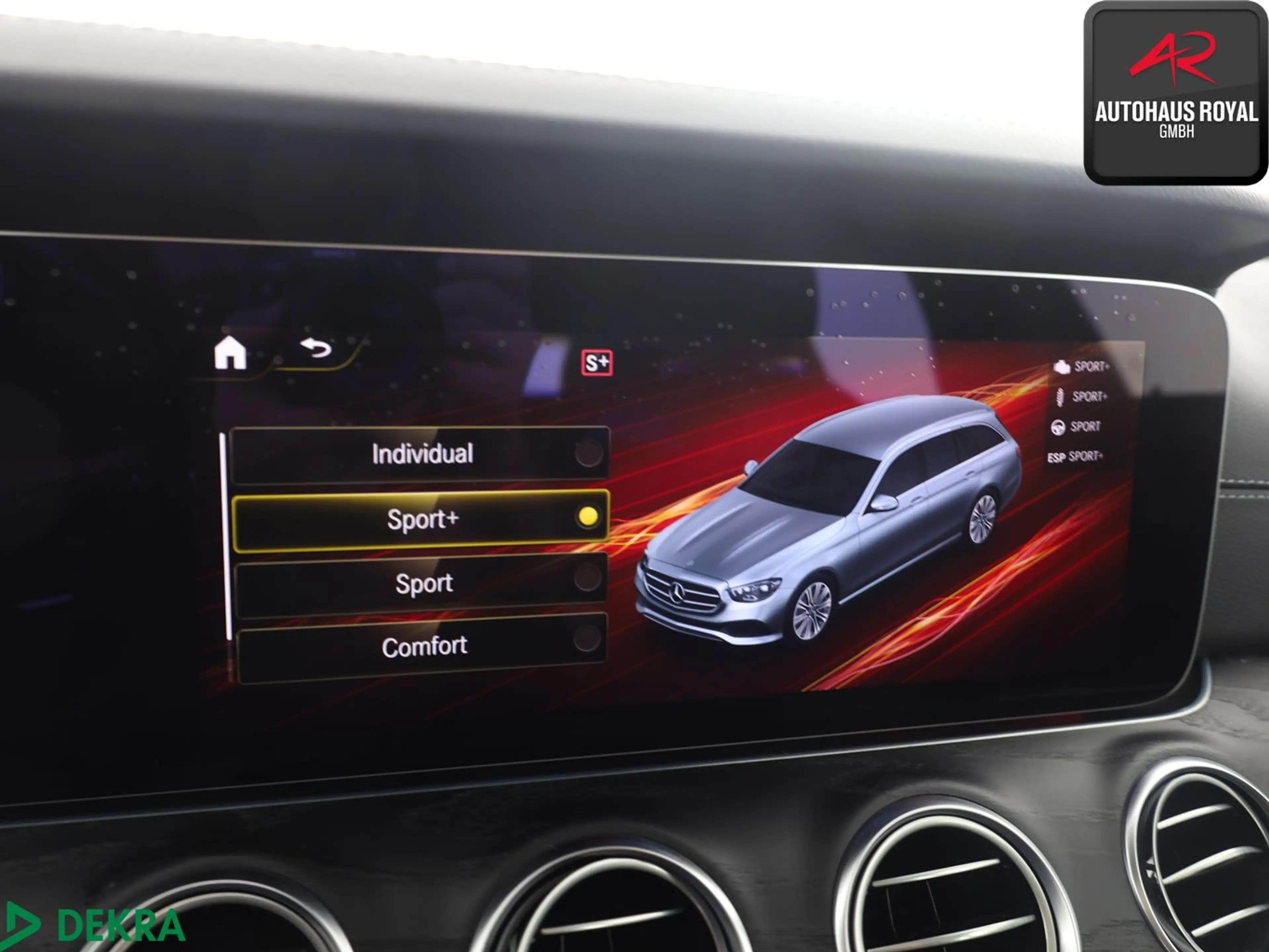 Mercedes-Benz E 400 d T 4M AMG HUD,360°,AIRMATIC,MULTIBEAM,ACC — photo 14