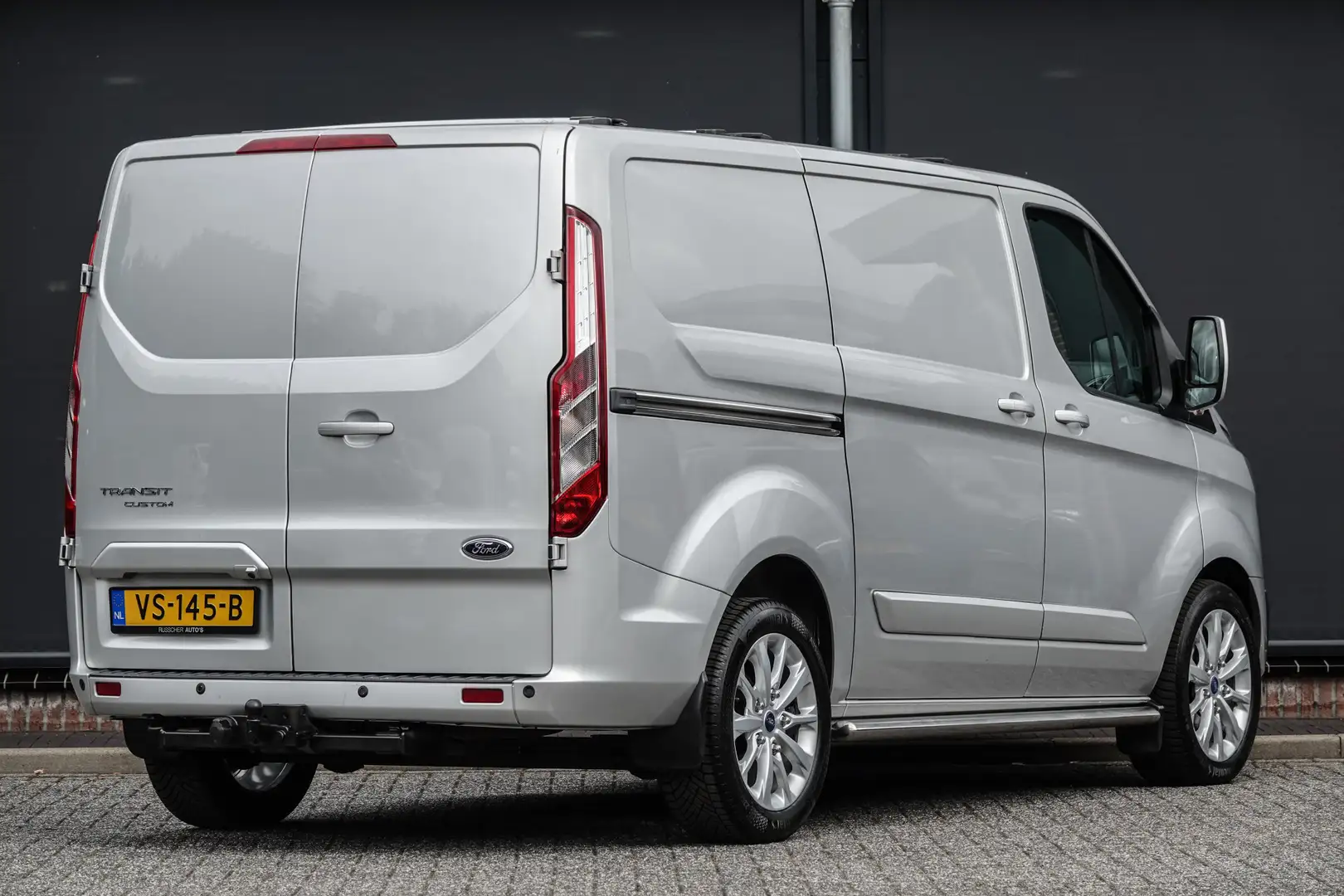 Ford Transit Custom L1H1 2.2Tdci 155Pk | Champions Edition | Stoel-Ban Zilver - 2