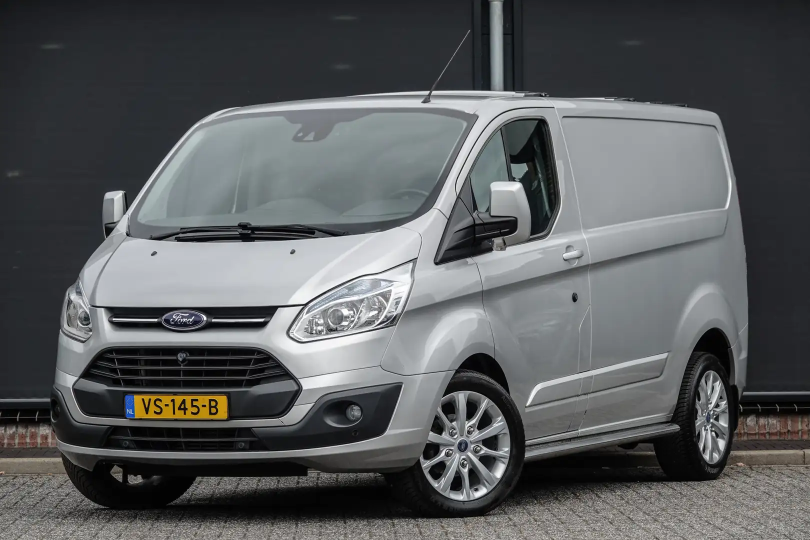 Ford Transit Custom L1H1 2.2Tdci 155Pk | Champions Edition | Stoel-Ban Zilver - 1