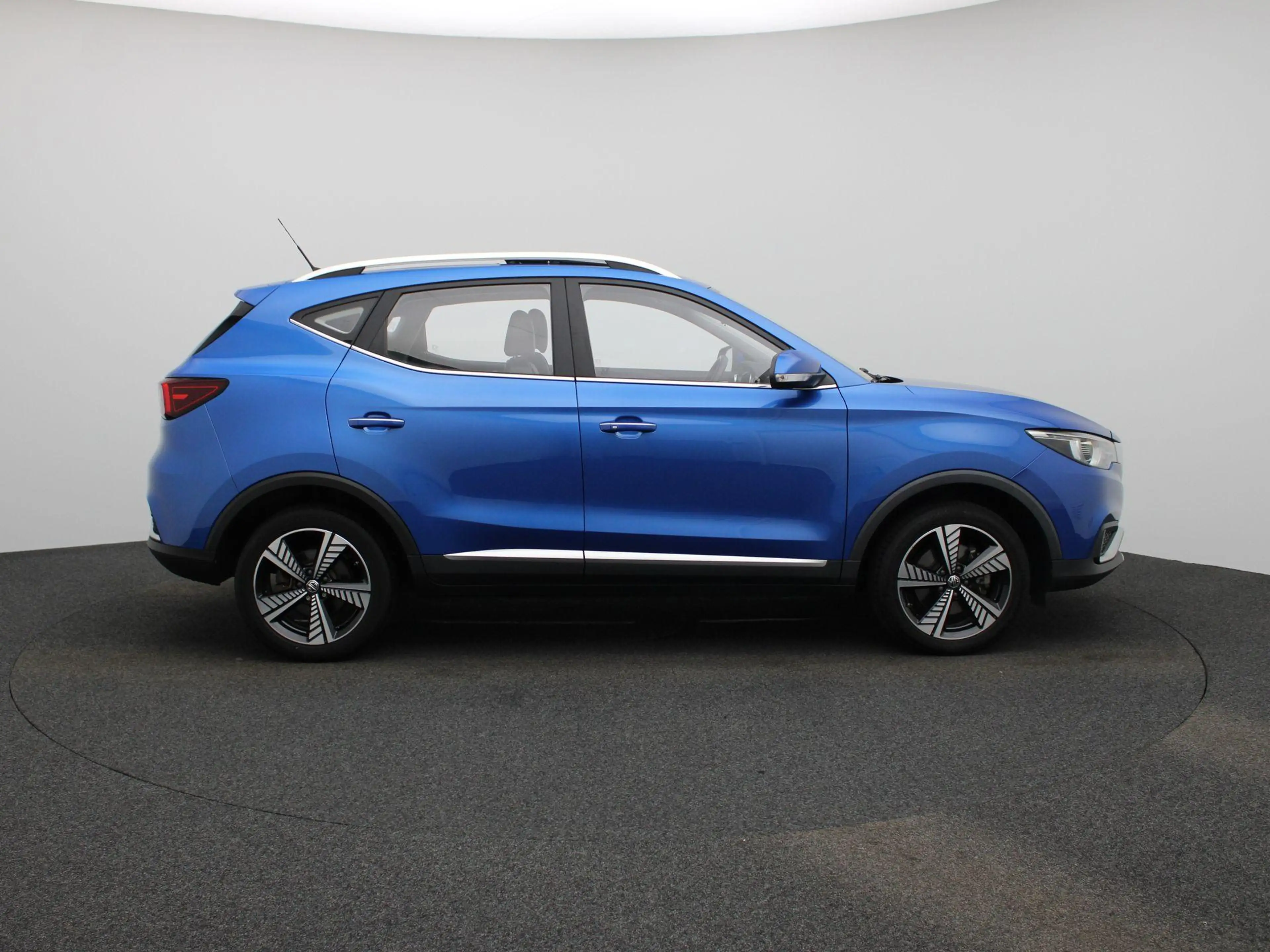 MG ZS EV Luxury 45 kWh — photo 6