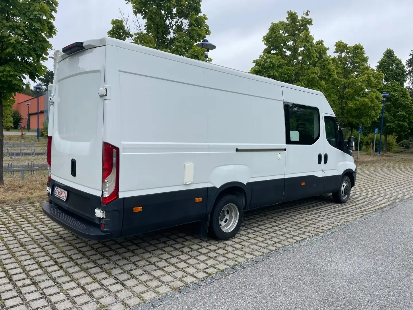 Iveco Daily 35S15 Maxi mit 4 Sitzplätzen - 2