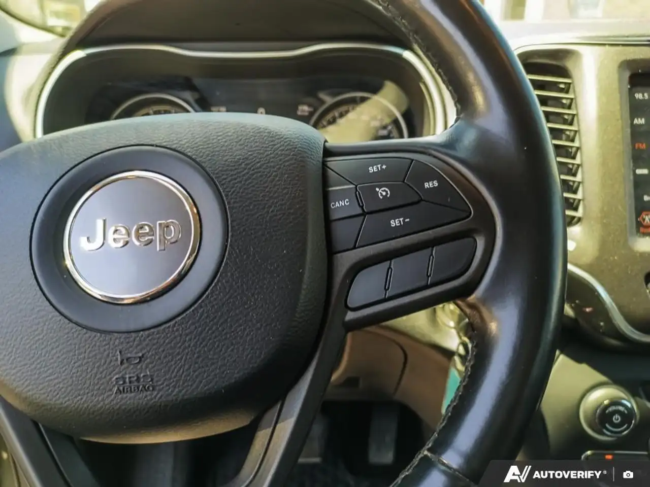 Jeep Cherokee photo Jeep Cherokee