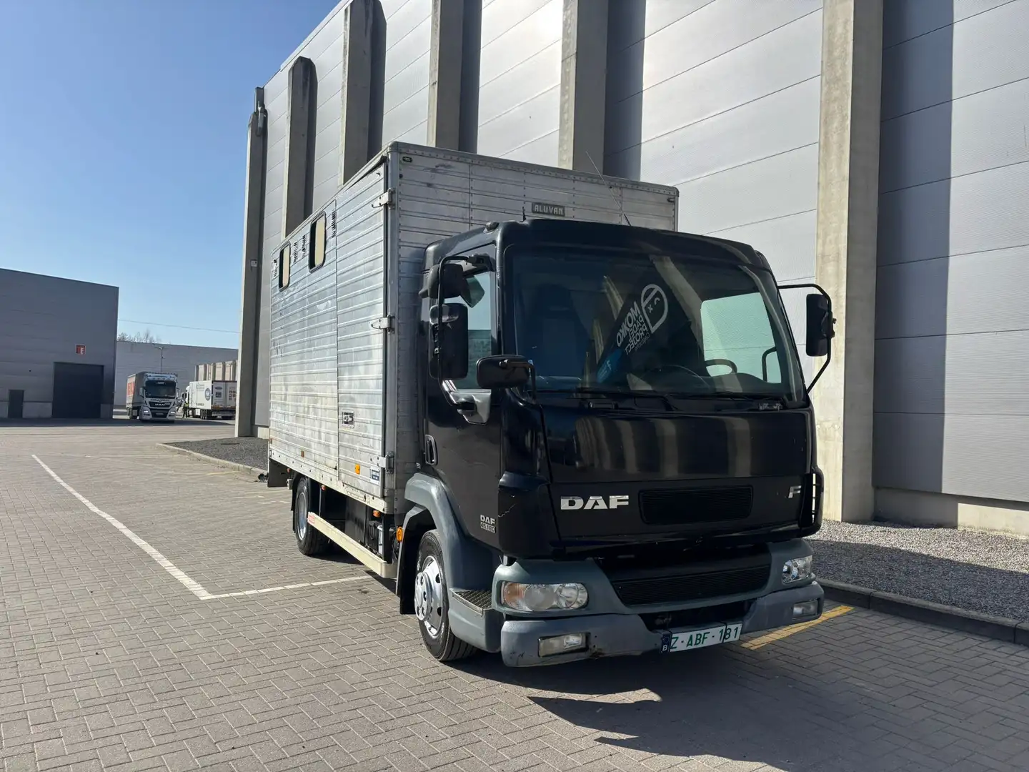 DAF Sonstige LF 45.180 - Transporteur de chevaux / Paarden transport Schwarz - 2