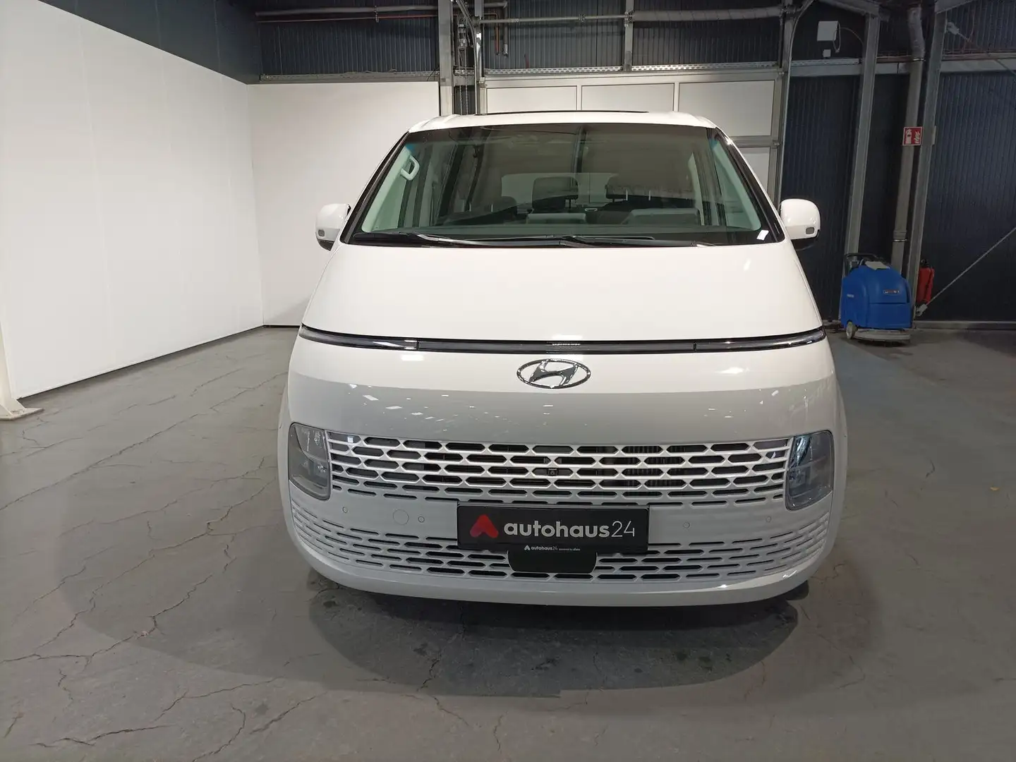 Hyundai STARIA 2.2 CRDi Prime 4WD 9-S|LED|Navi|360°|ACC Weiß - 2