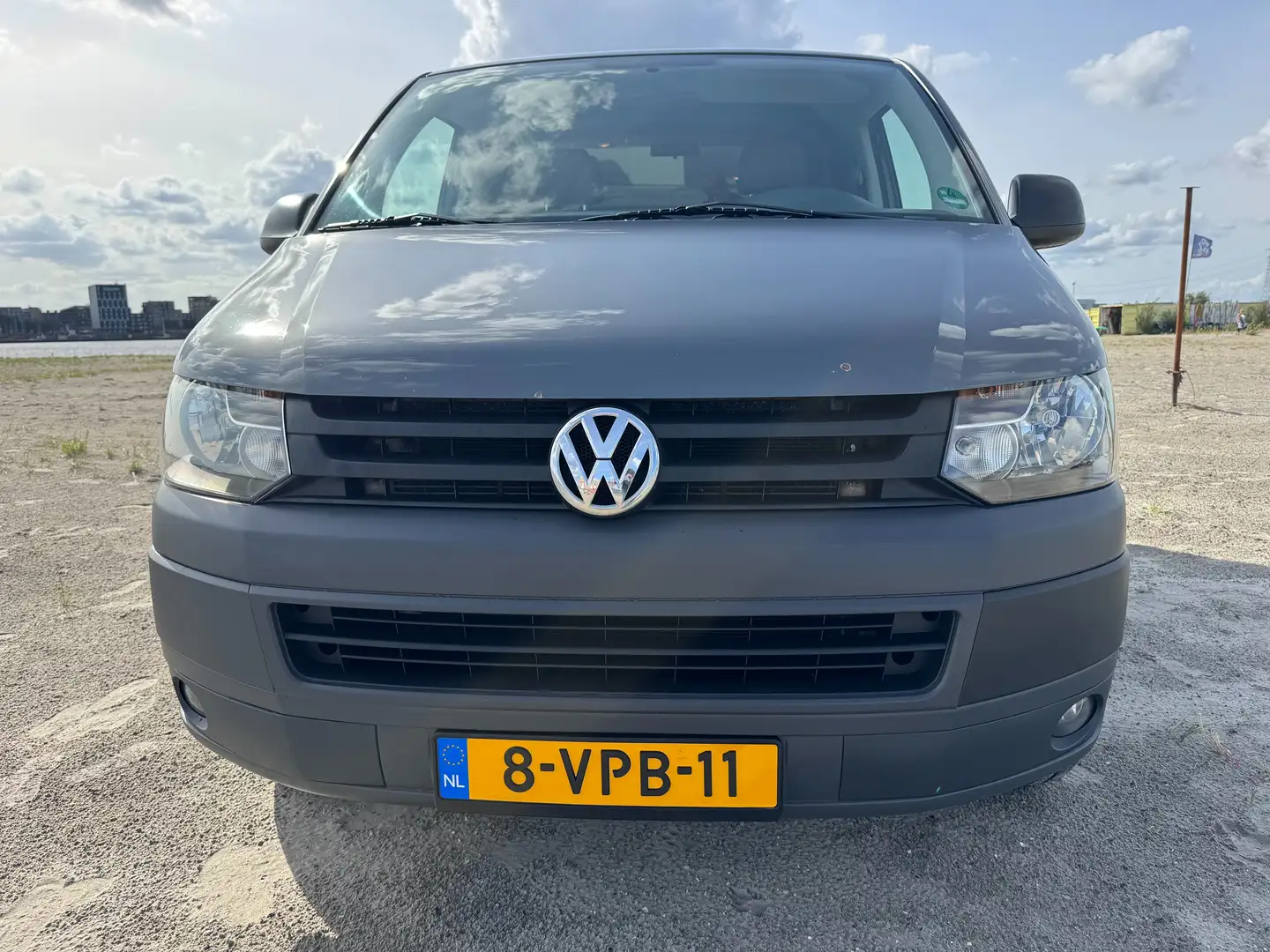 Volkswagen T5 Transporter 2.0 TDI L1H1T8BaBuDC Grijs - 2