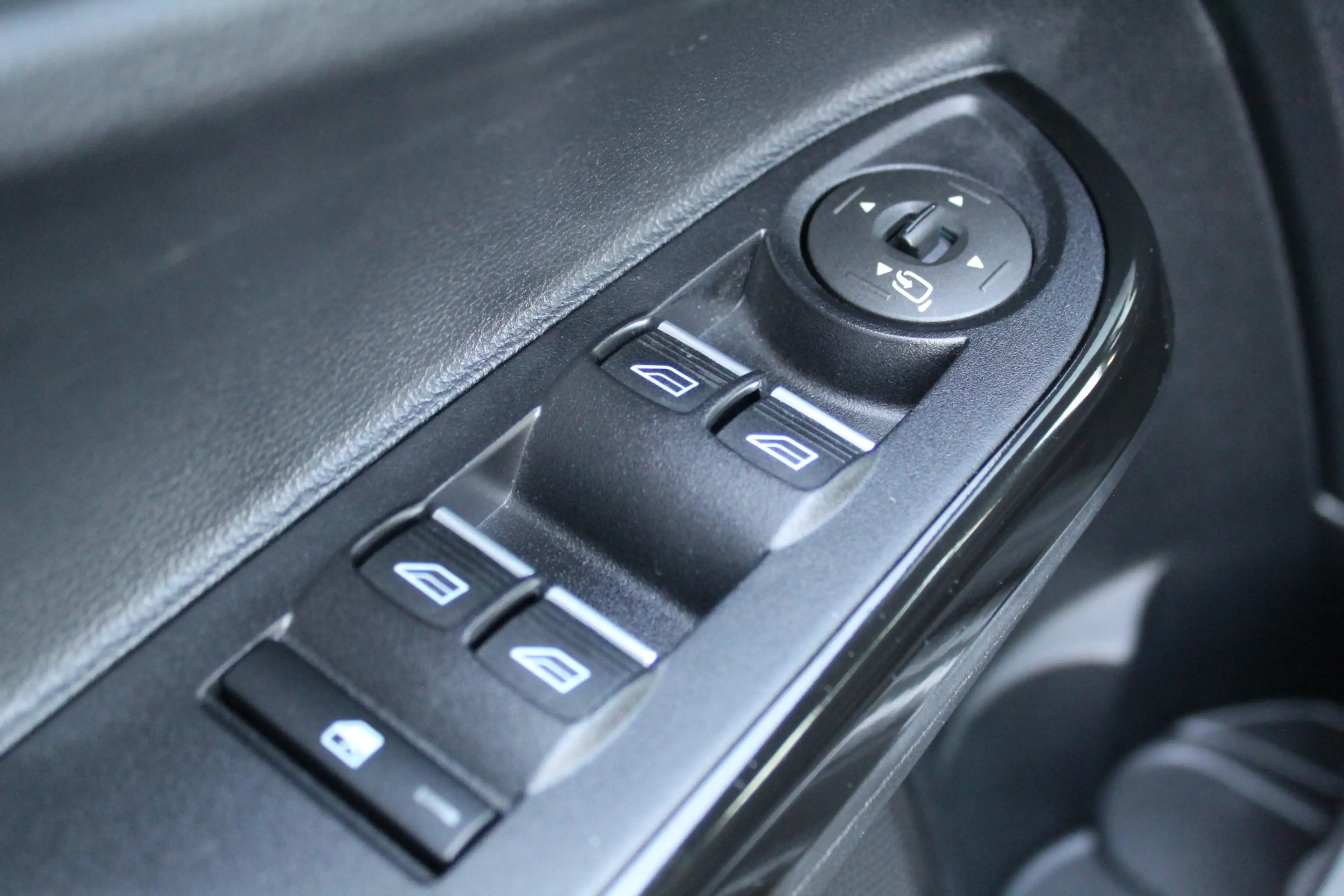 Ford B-Max 1.0-100pk EcoBoost Titanium. Mooie, chique en luxe — photo 13
