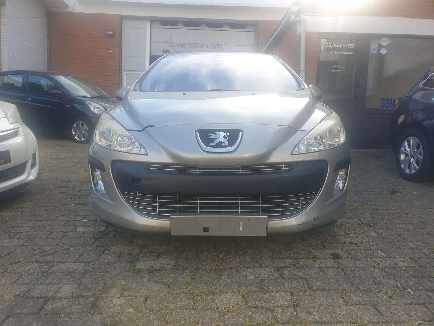Peugeot 308 308 1.6i Premium Gris - 1
