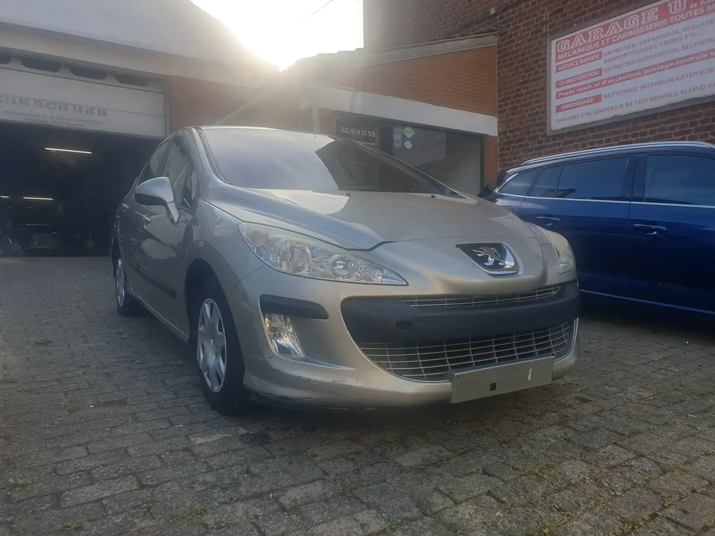 Peugeot 308 308 1.6i Premium Gris - 2