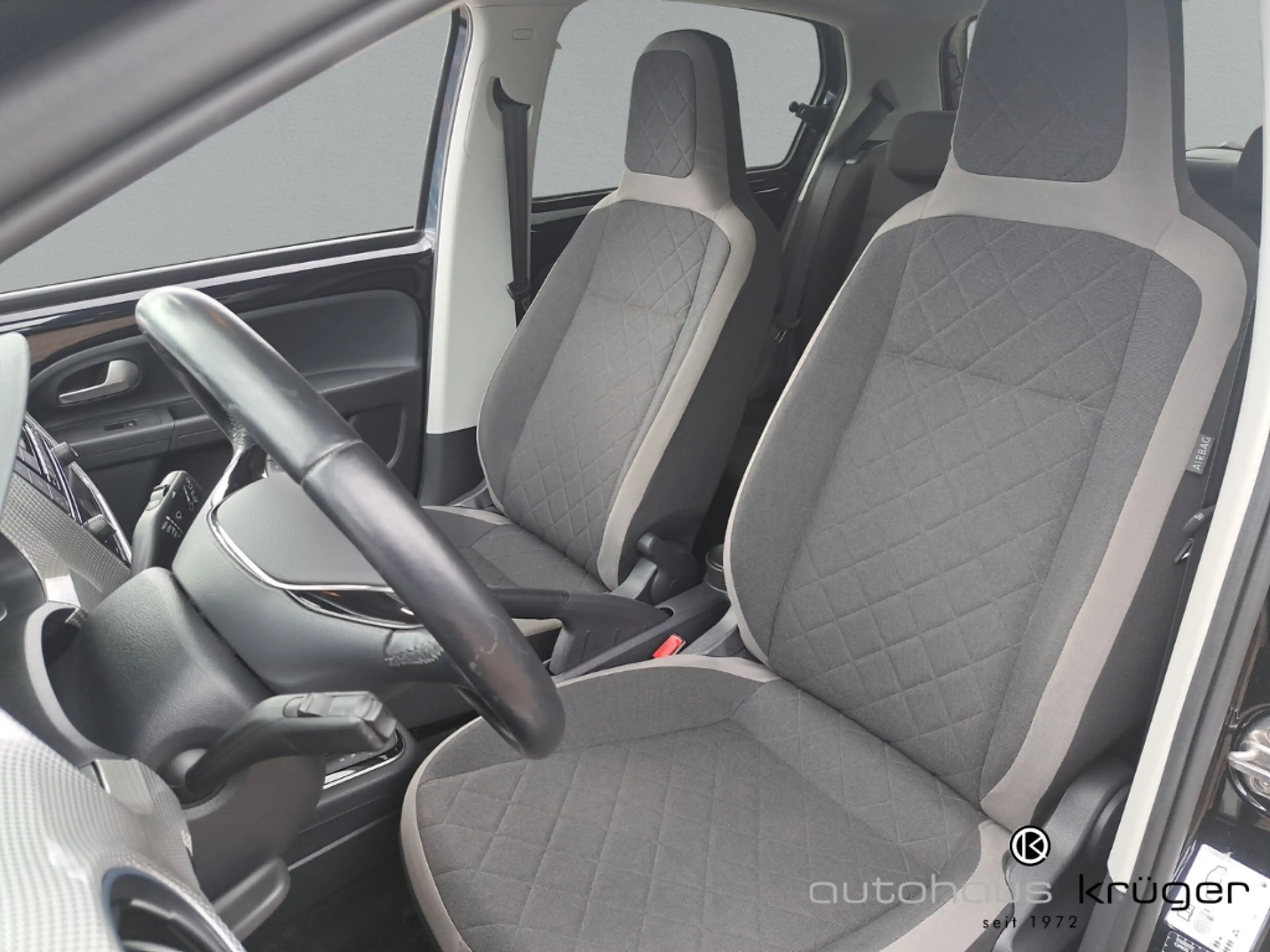 Volkswagen e-up! e-Edition Klimaautom DAB Ambientebeleuchtung SHZ R — photo 11