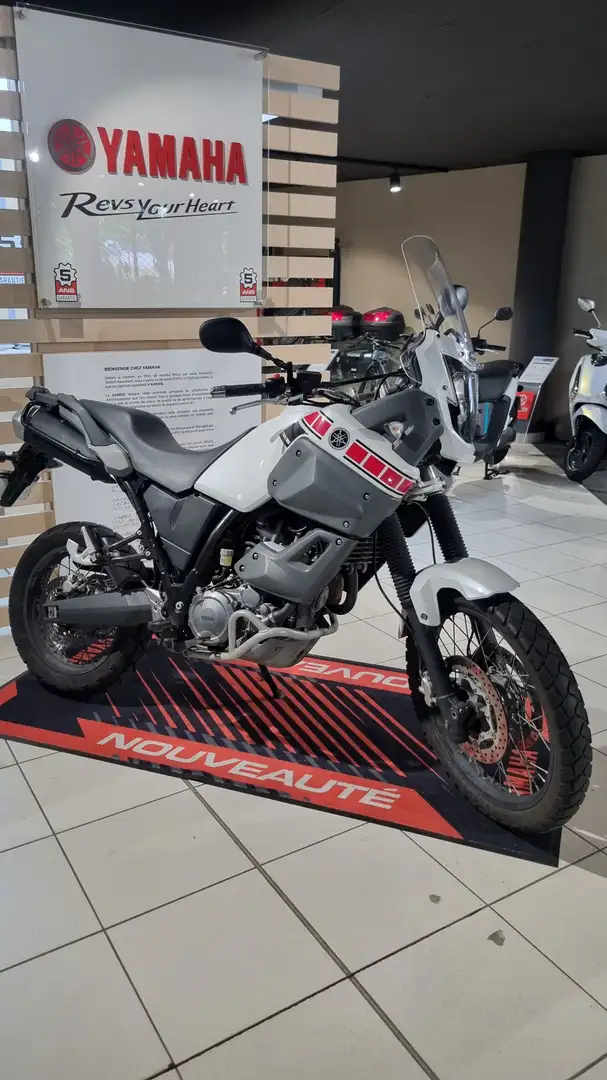 Yamaha Blanc - 2