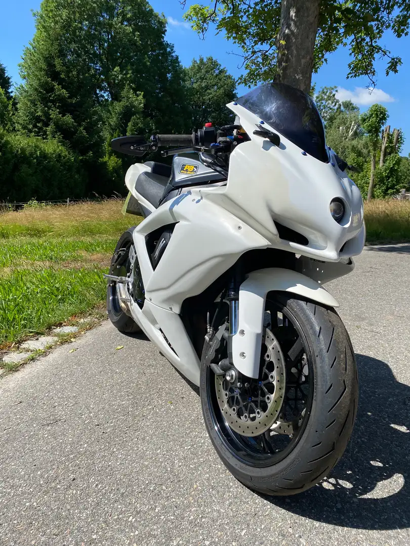 Suzuki GSX-R 750 K8 Blanc - 1