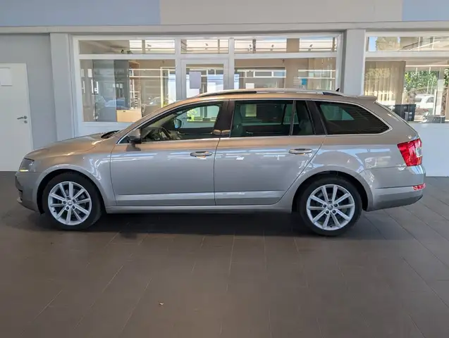 Skoda Octavia view 6