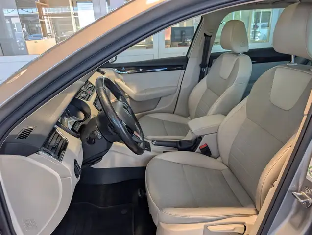 Skoda Octavia view 7
