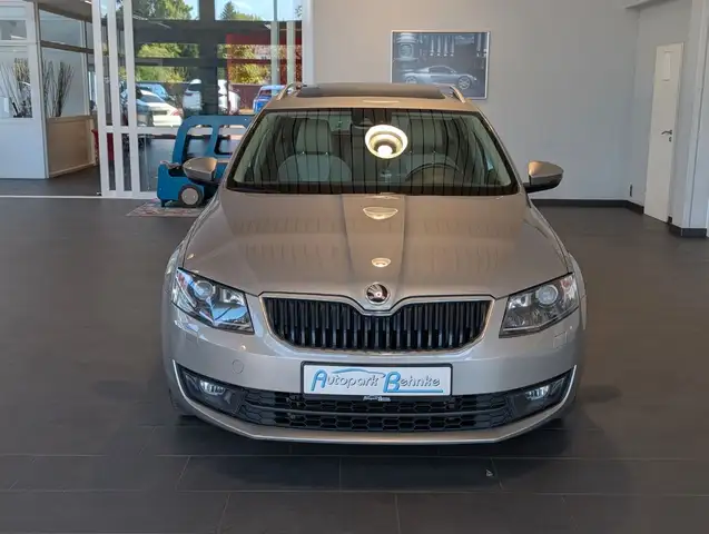 Skoda Octavia view 4