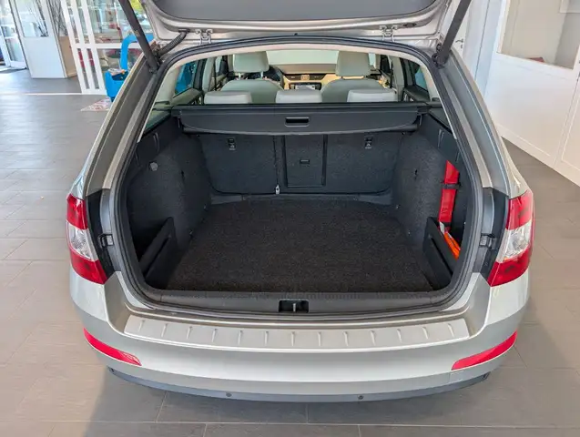 Skoda Octavia view 12