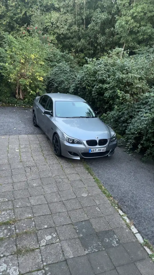 BMW 525