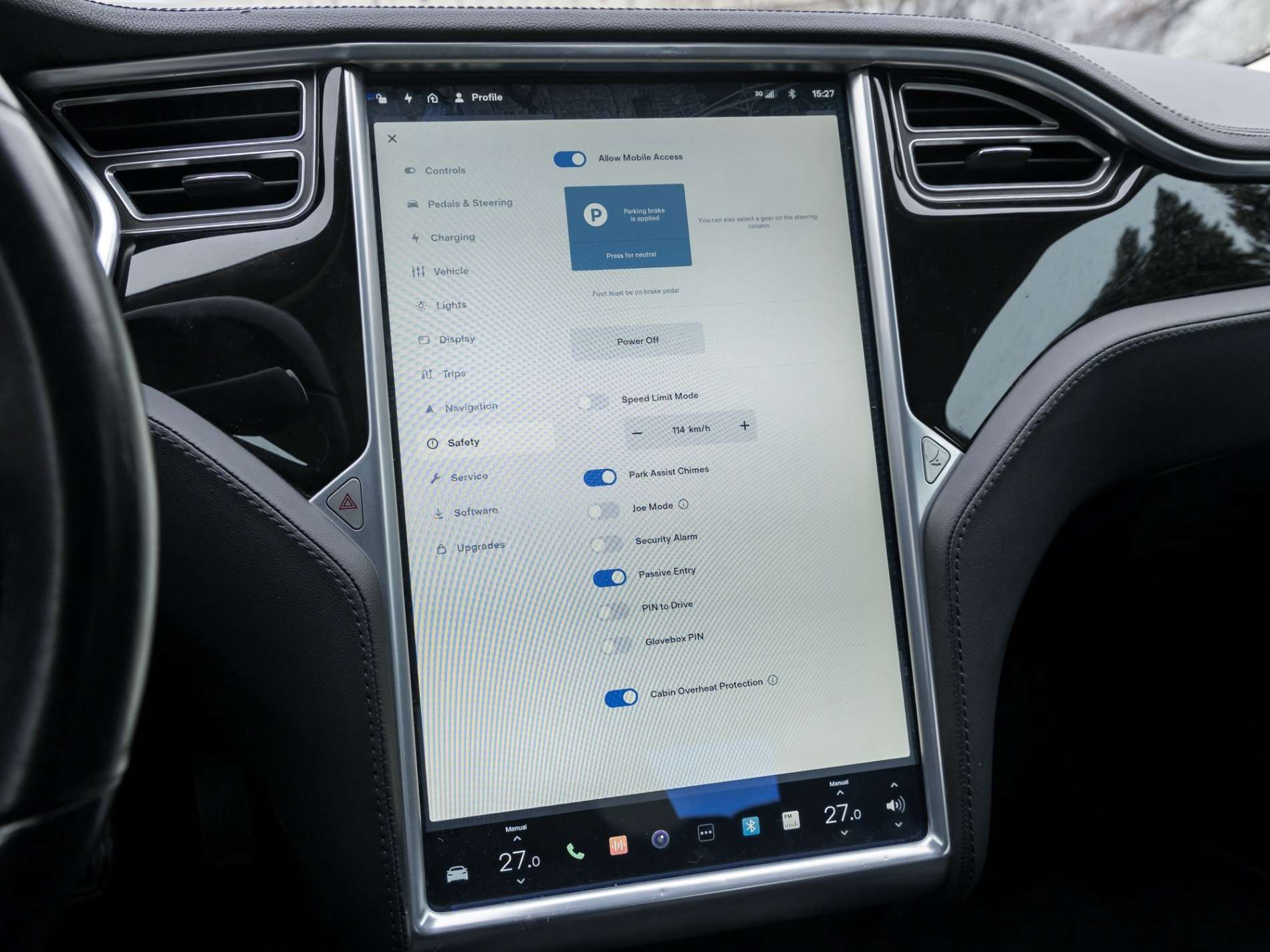 2014 Tesla Model S Performance thumb 24