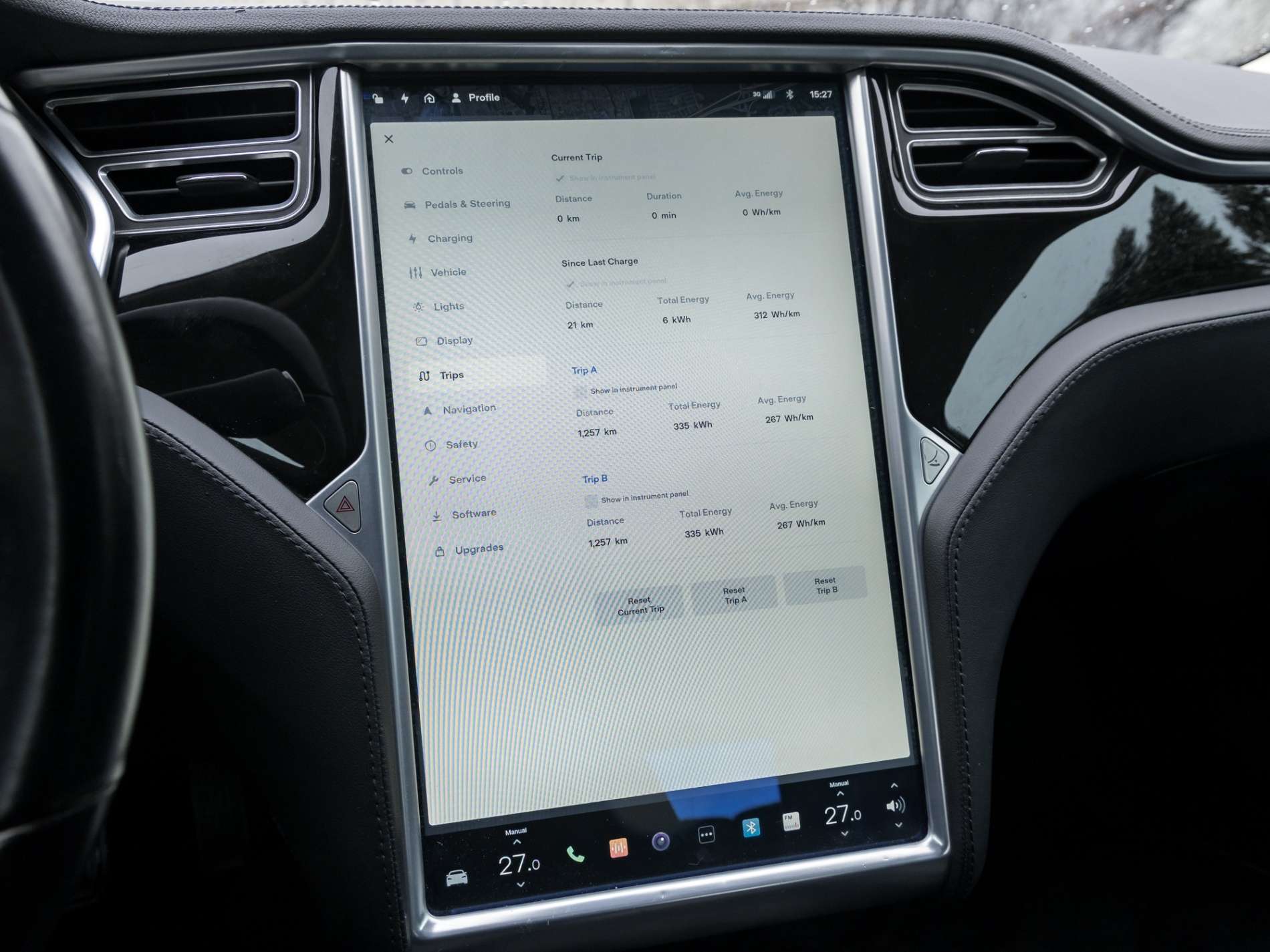 2014 Tesla Model S Performance thumb 23