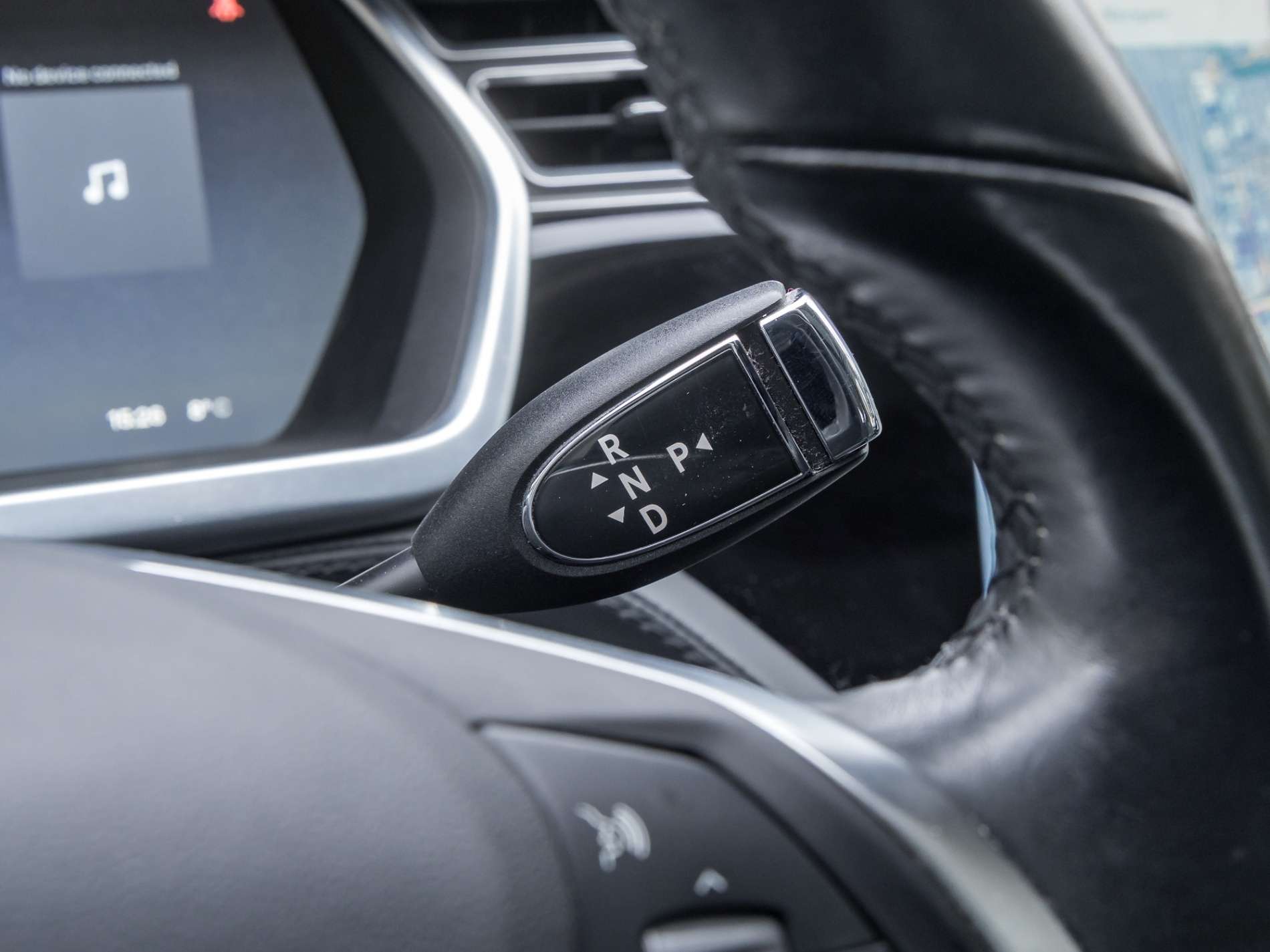 2014 Tesla Model S Performance thumb 18