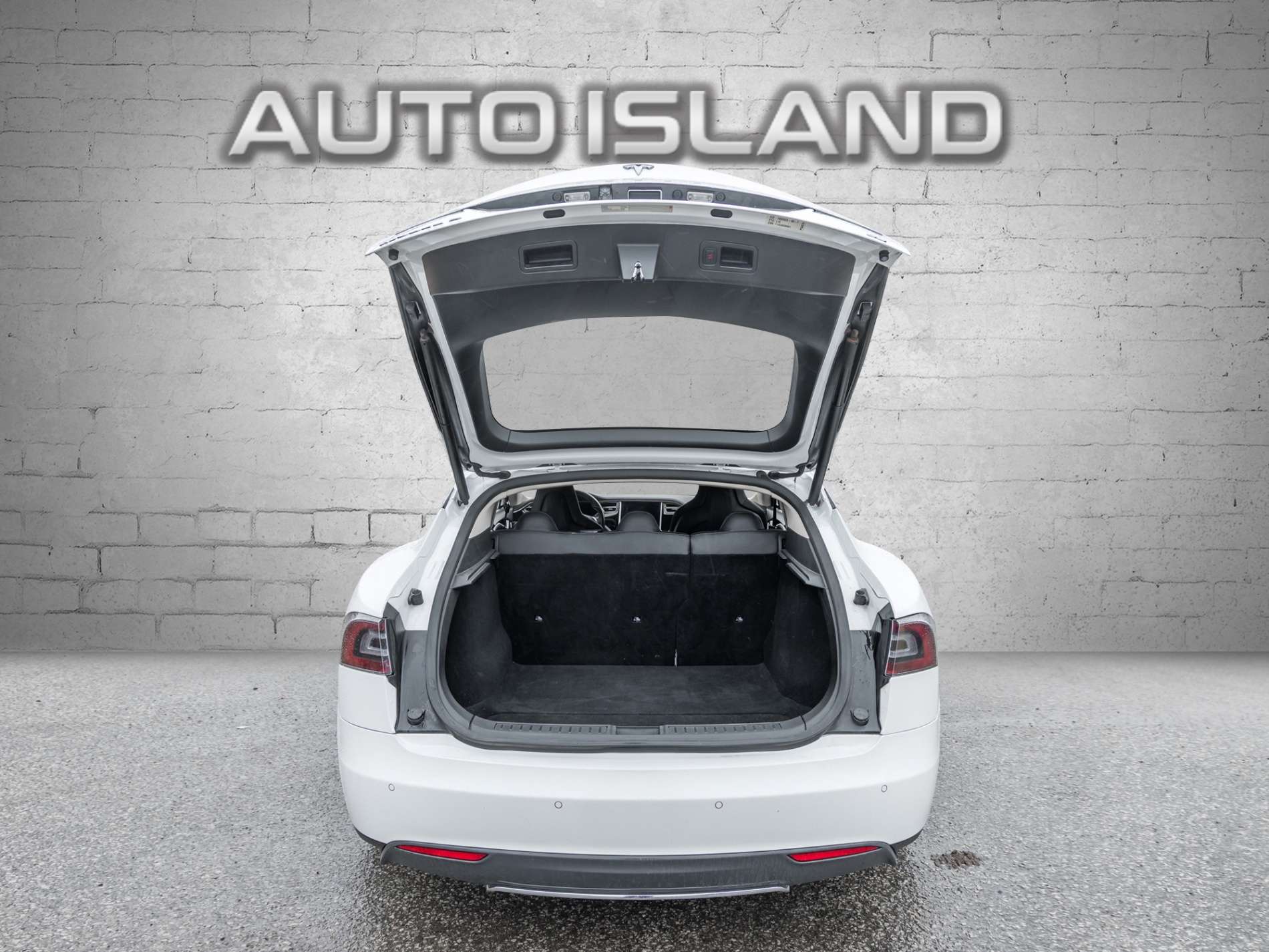 2014 Tesla Model S Performance thumb 8