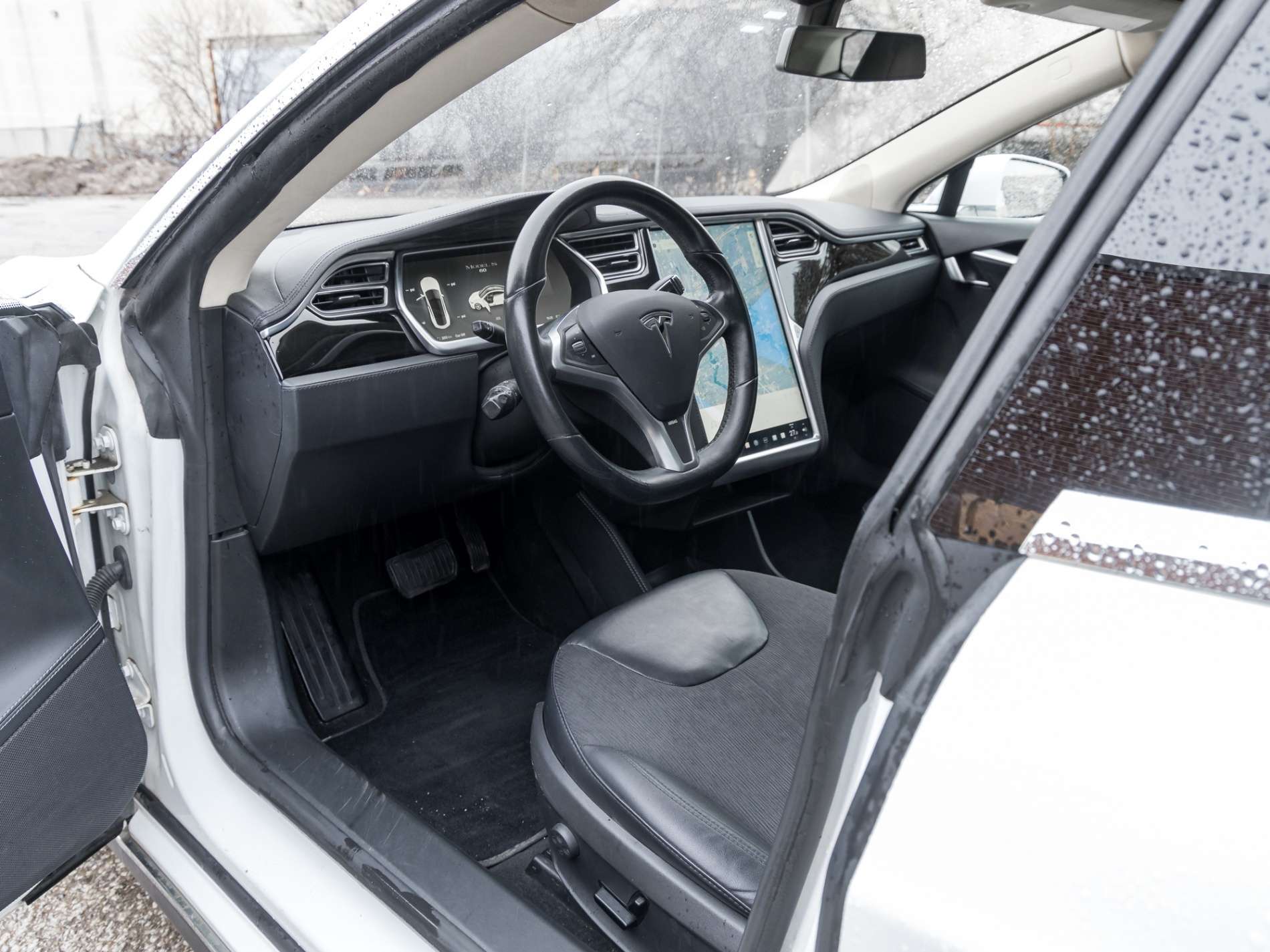 2014 Tesla Model S Performance thumb 10