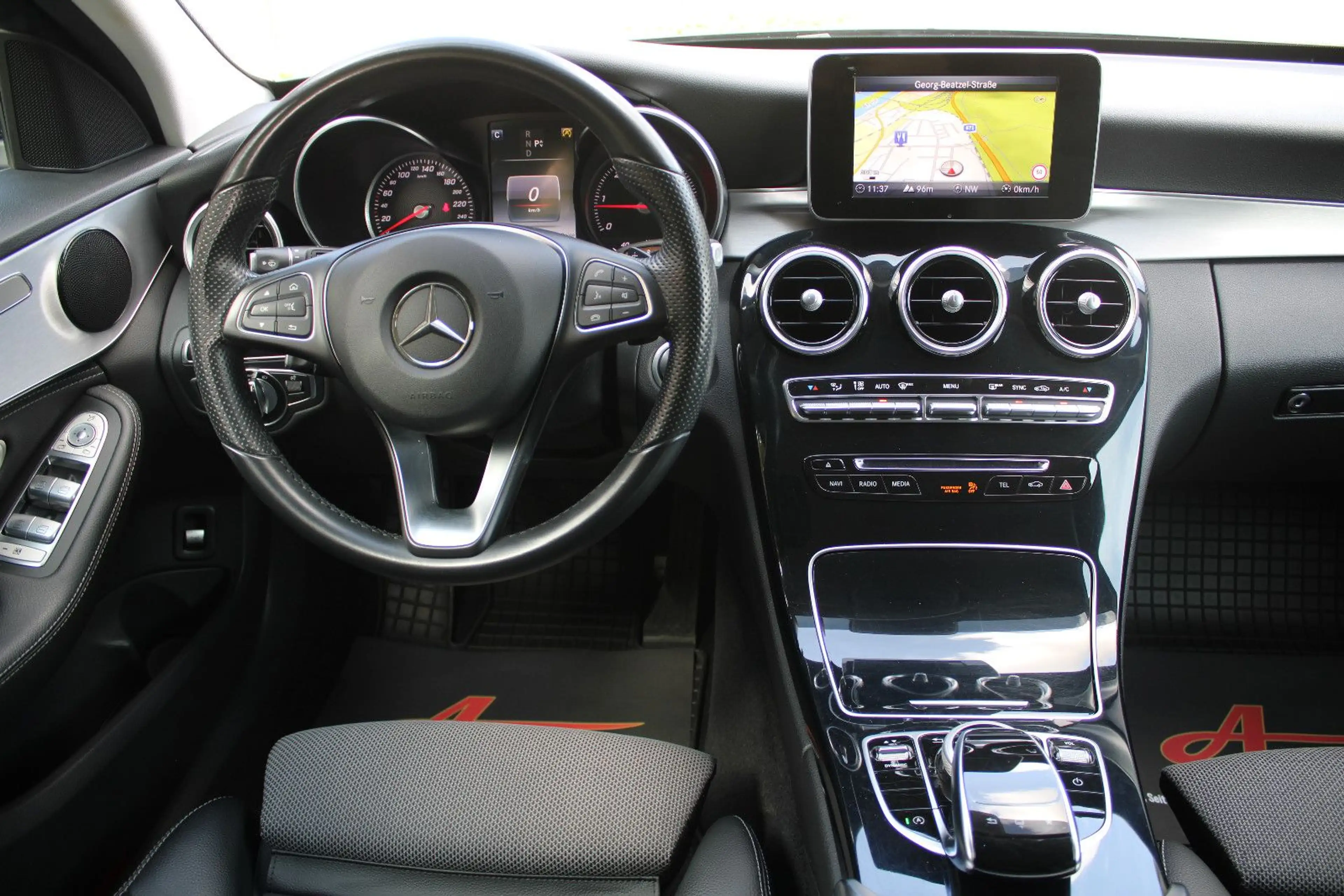 Mercedes-Benz C 250 d Avantgarde/Kamera/AHK!/Leder/AHK/Ambiente — photo 12