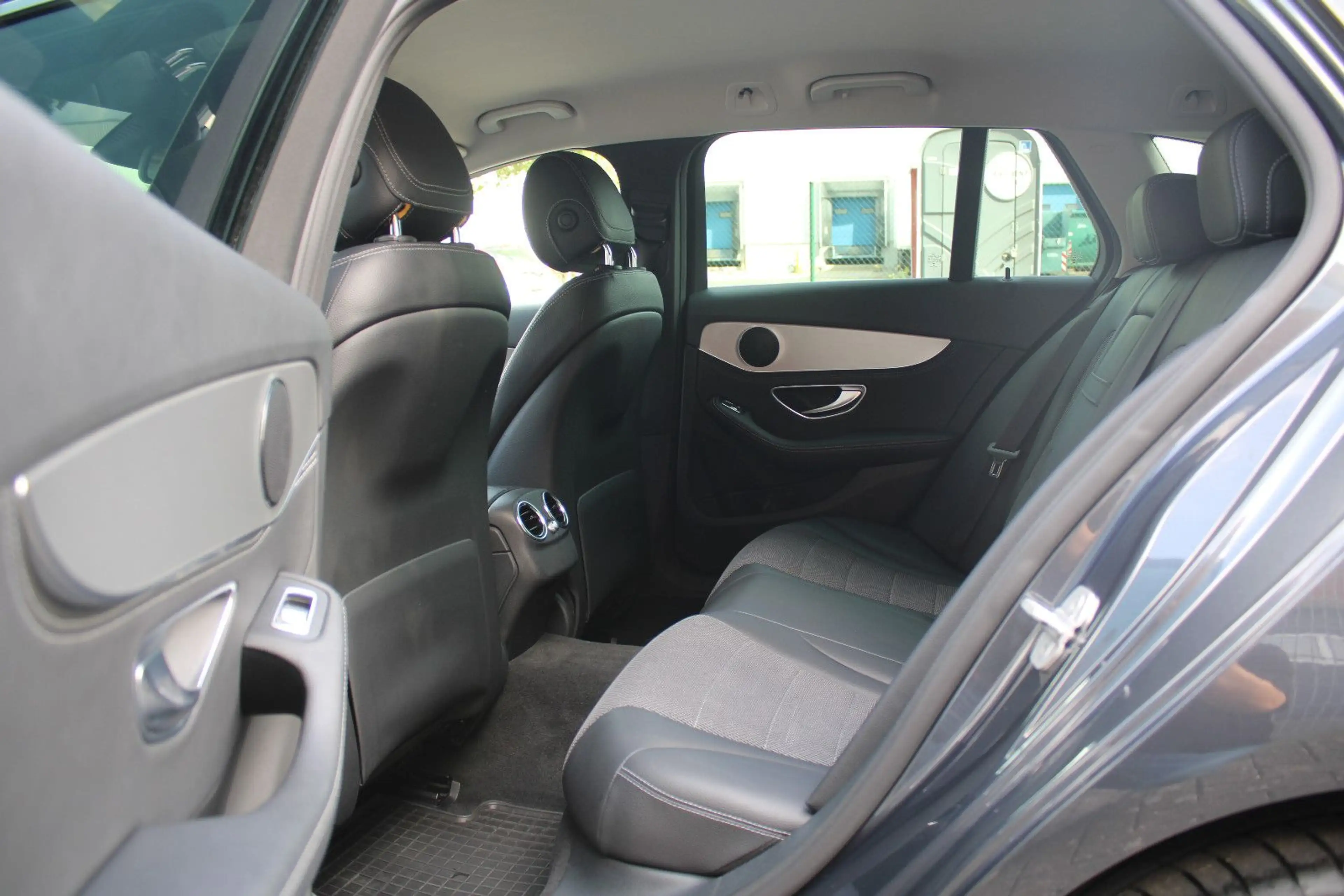 Mercedes-Benz C 250 d Avantgarde/Kamera/AHK!/Leder/AHK/Ambiente — photo 14