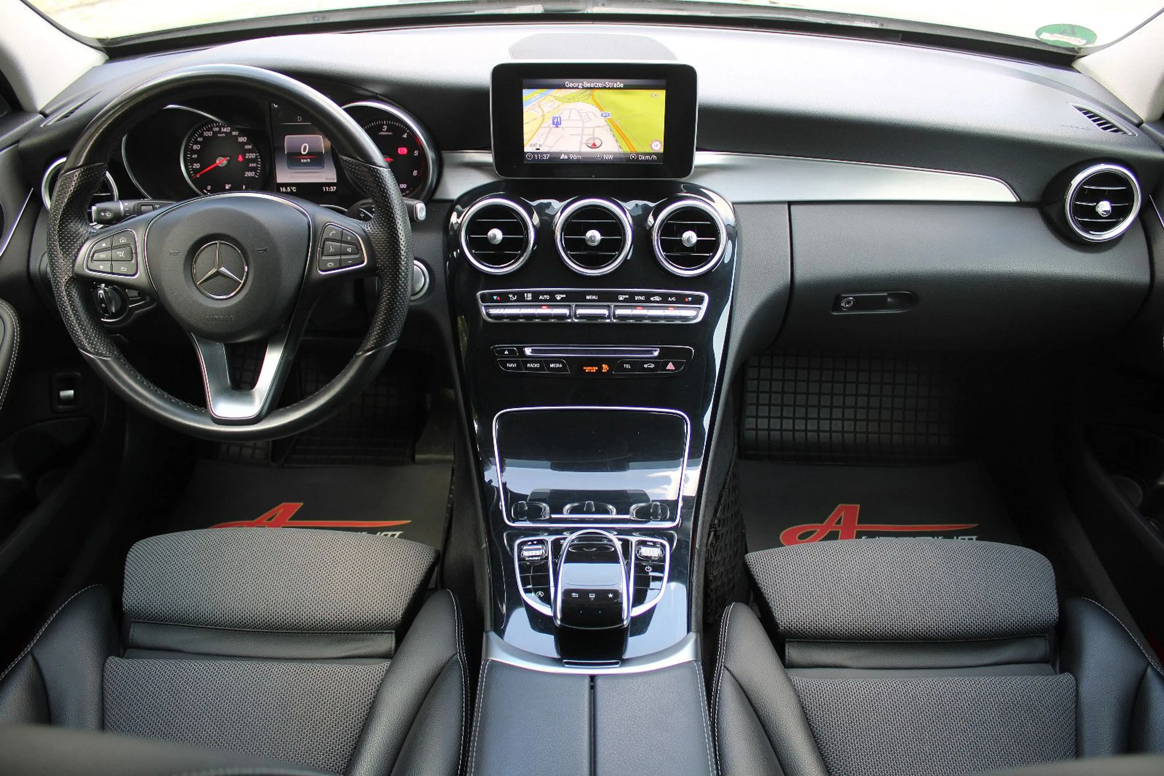 Mercedes-Benz C 250 d Avantgarde/Kamera/AHK!/Leder/AHK/Ambiente — photo 11