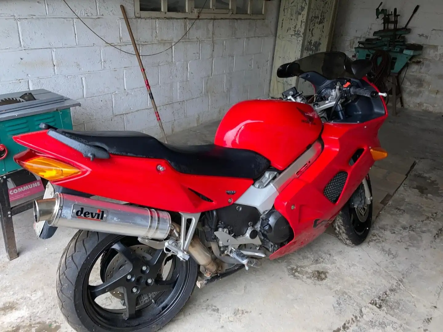 Honda VFR 800 Rojo - 1