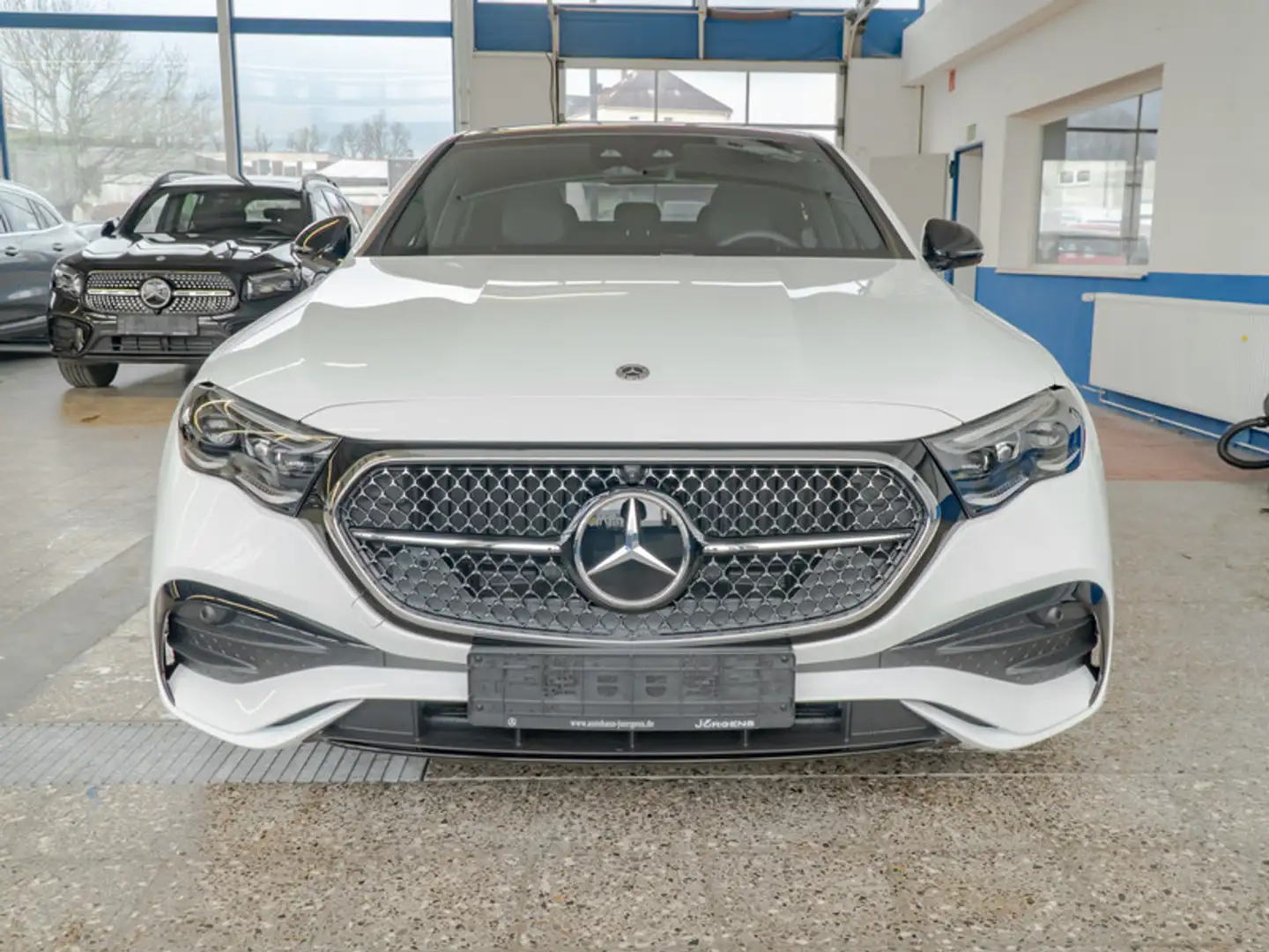 Mercedes-Benz E 200 AMG-Sport/DIGITAL/Pano/Burm/Night/Distr/19 Blanc - 2