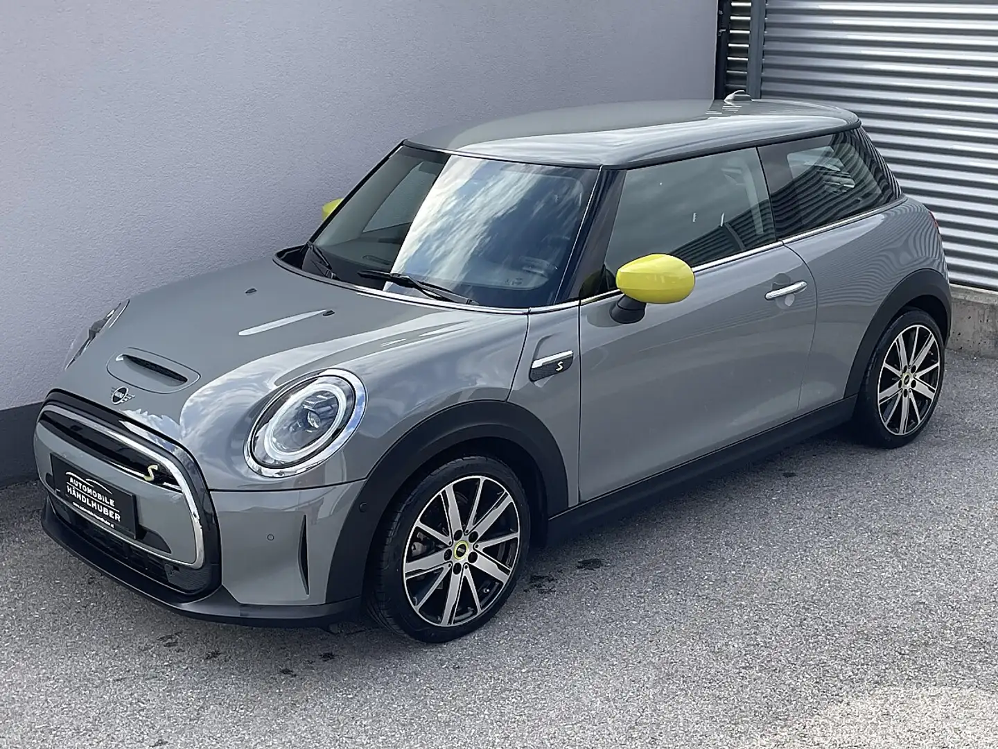 MINI Cooper S MINI Cooper SE 32,6kWh Aut.SPORT/LEDER/NAVI/RÜ.... Grau - 2