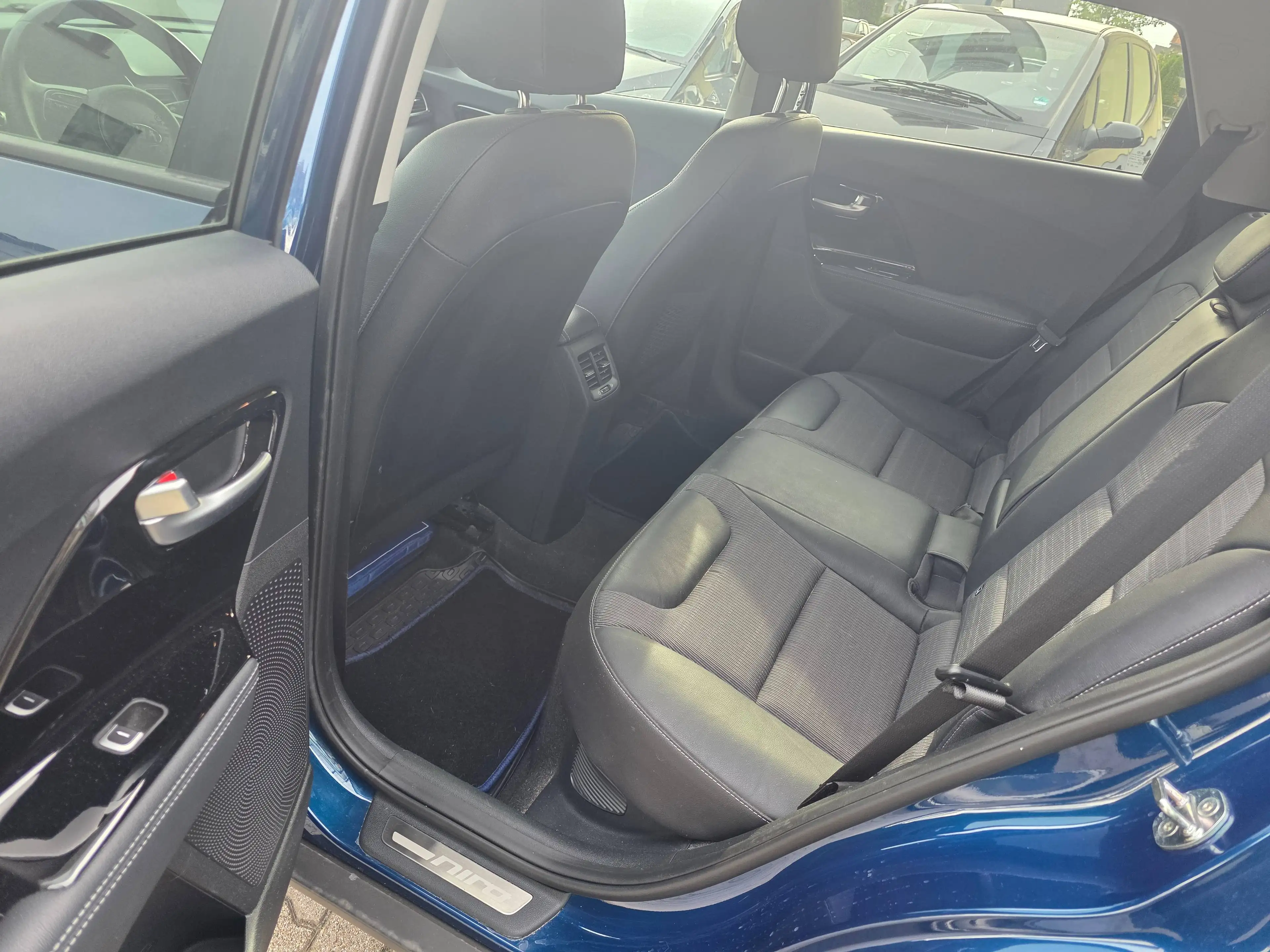 Kia Niro Niro Hybrid 1.6 GDI 2WD Aut. Spirit *wenig Kilometer *Navi * Kamera +Ganzjahresreifen *Garantie — photo 15