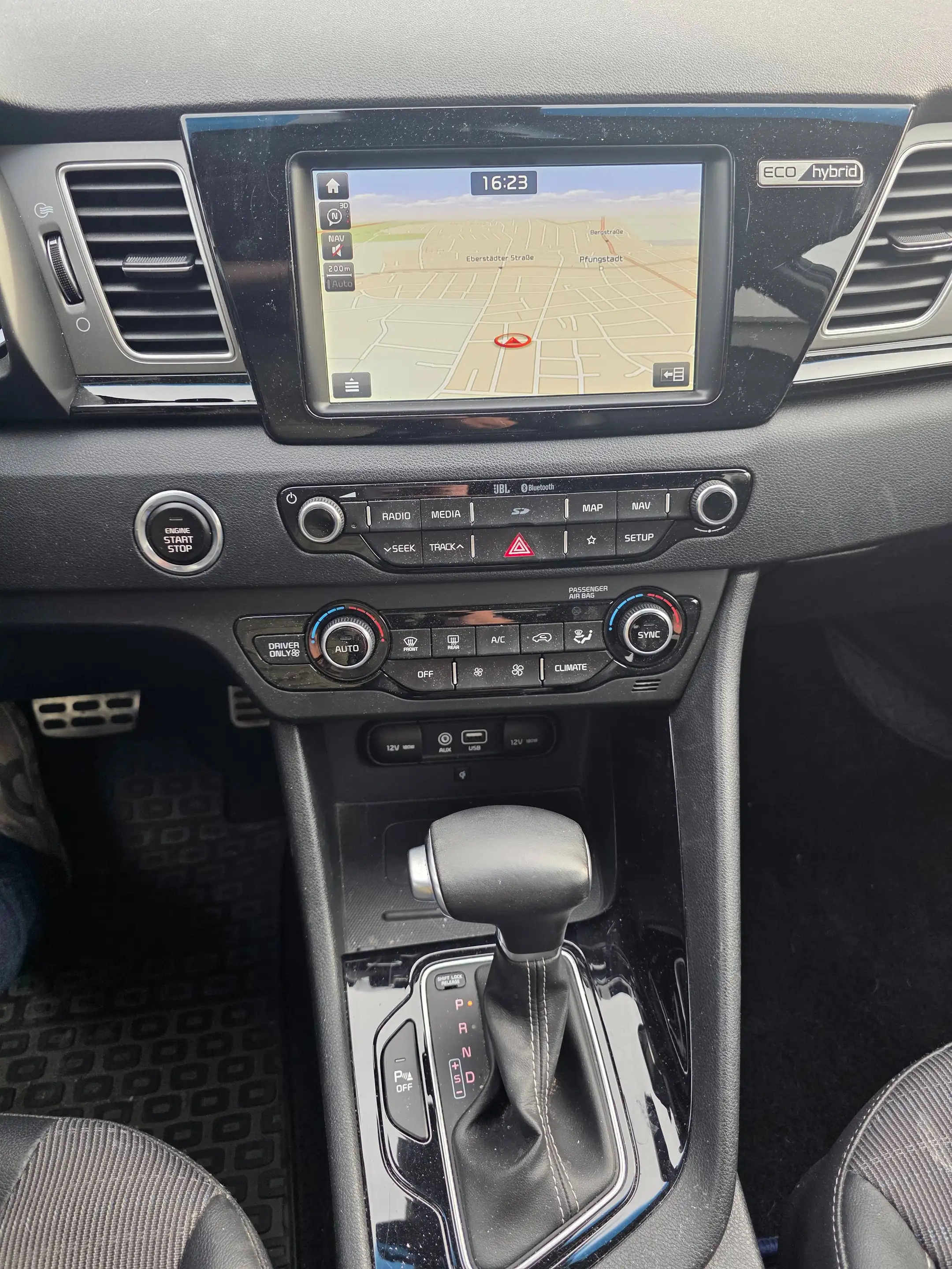 Kia Niro Niro Hybrid 1.6 GDI 2WD Aut. Spirit *wenig Kilometer *Navi * Kamera +Ganzjahresreifen *Garantie — photo 18