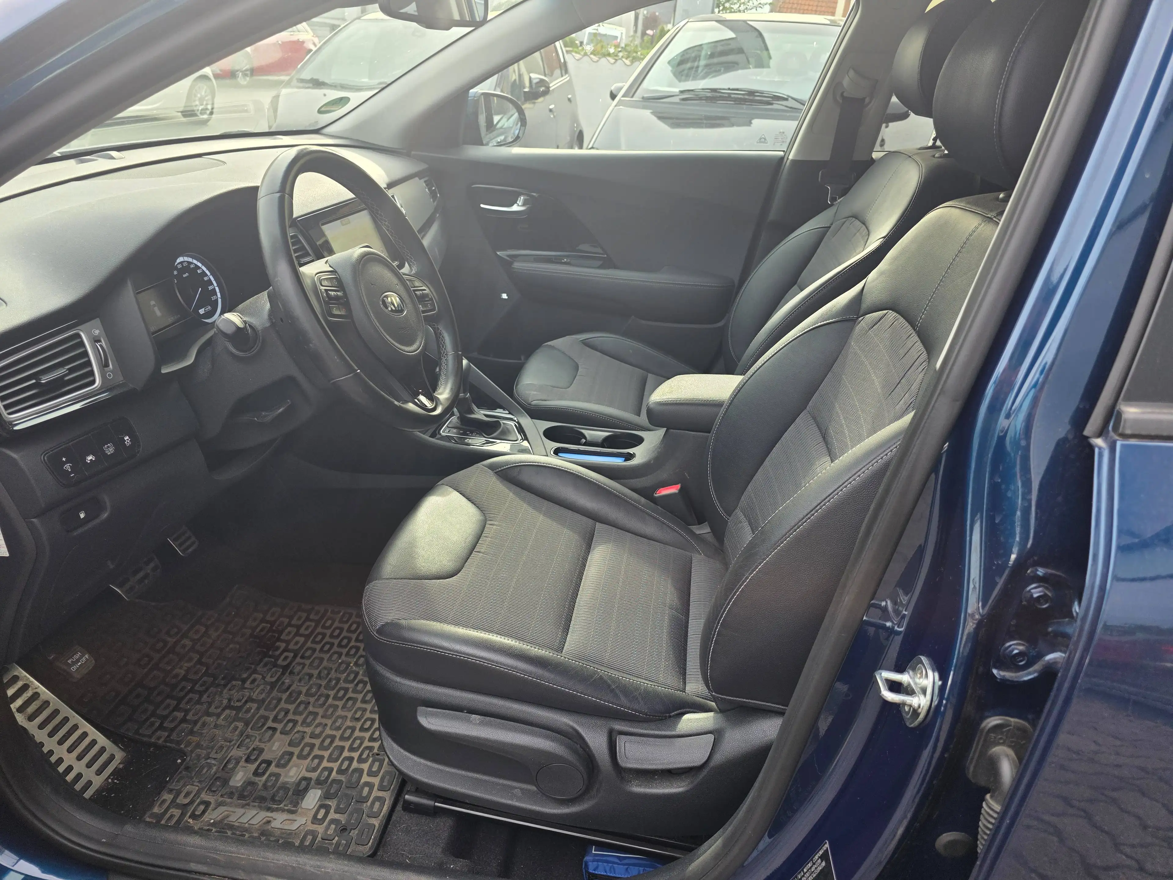 Kia Niro Niro Hybrid 1.6 GDI 2WD Aut. Spirit *wenig Kilometer *Navi * Kamera +Ganzjahresreifen *Garantie — photo 14