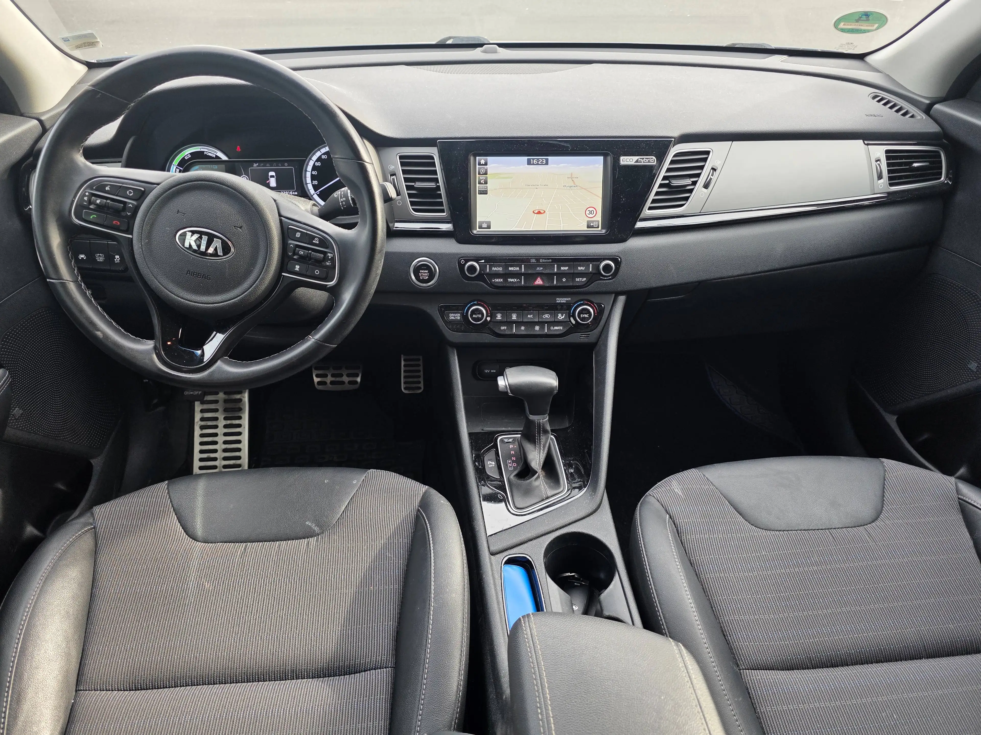 Kia Niro Niro Hybrid 1.6 GDI 2WD Aut. Spirit *wenig Kilometer *Navi * Kamera +Ganzjahresreifen *Garantie — photo 13