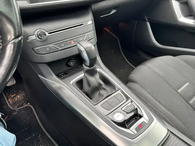 Peugeot 308 view 7