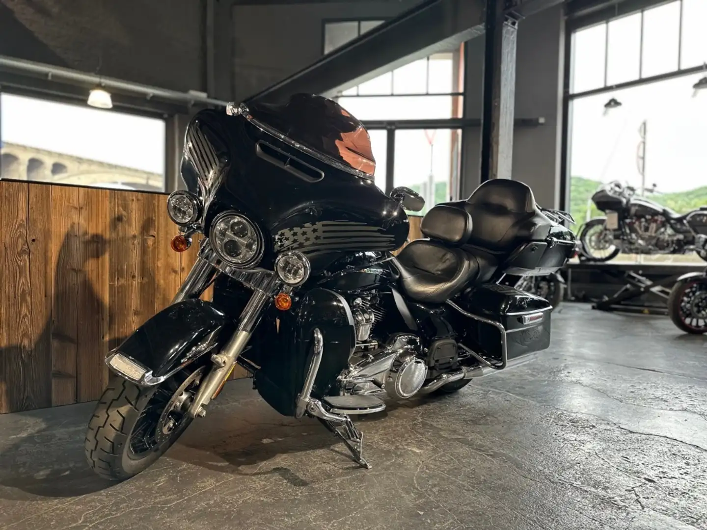 Harley-Davidson Ultra Limited 107 TOURING Černá - 1