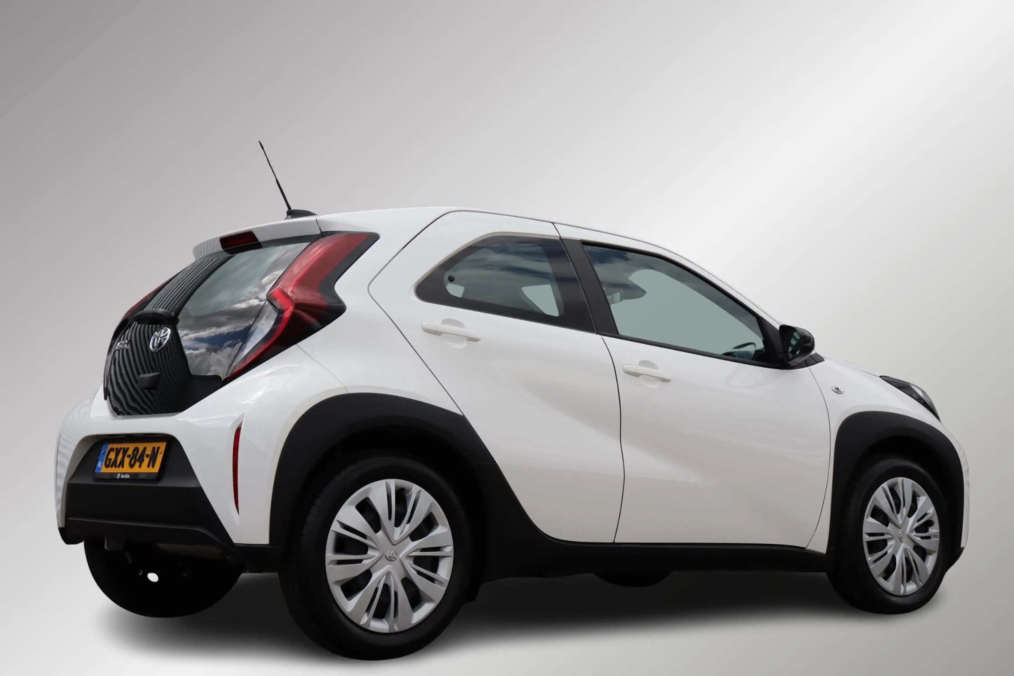Toyota Aygo X 1.0 VVT-i S-CVT Play, 1e eigenaar, Apple Carplay/A — photo 2