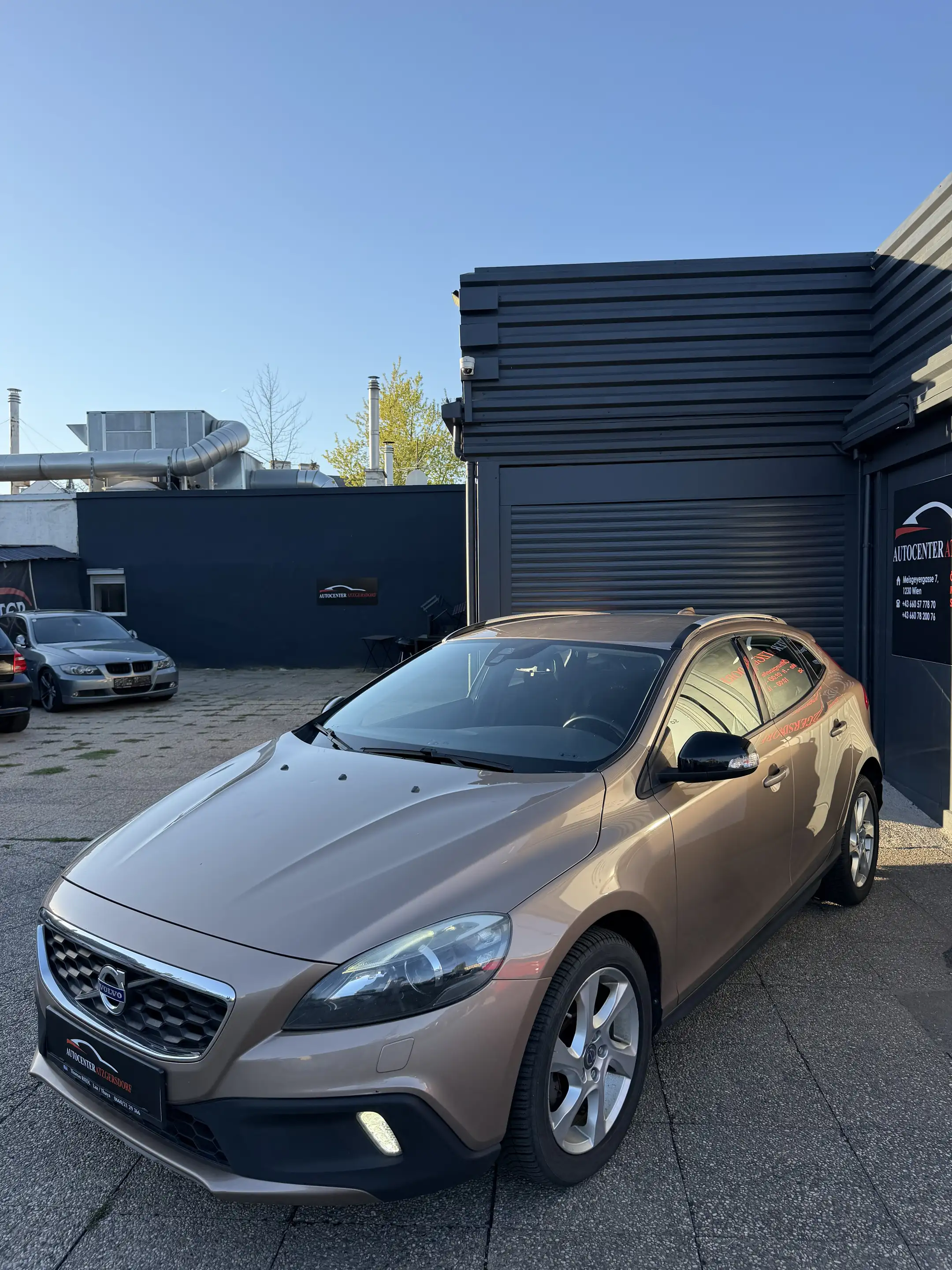 Volvo V40 Kinetic — photo 9