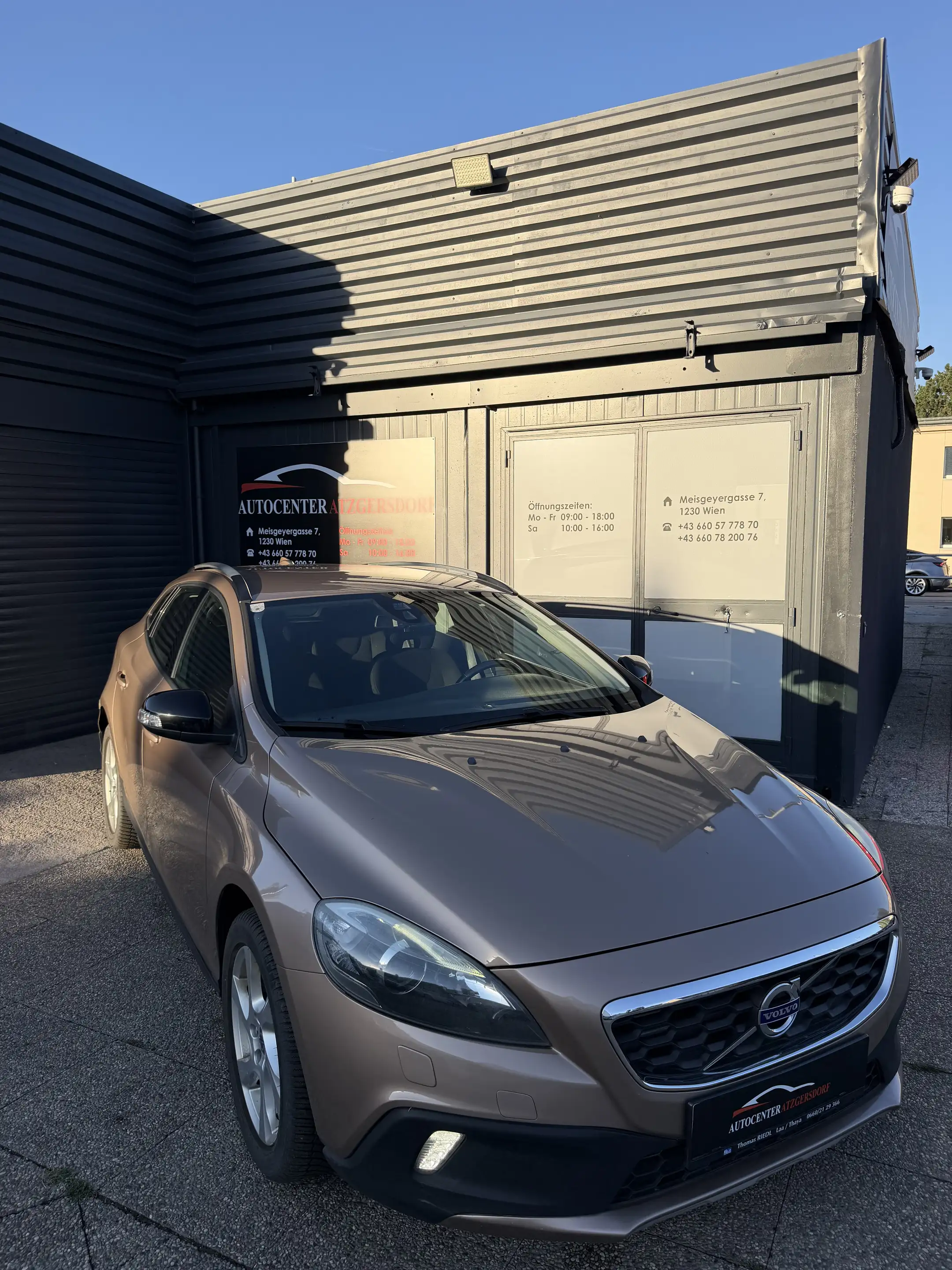 Volvo V40 Kinetic — photo 7