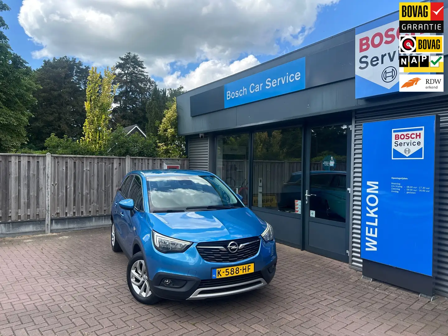 Opel Crossland X 1.2T (110PK) 120 Jaar Edition AUTOMAAT Trekhaak, L Blauw - 1