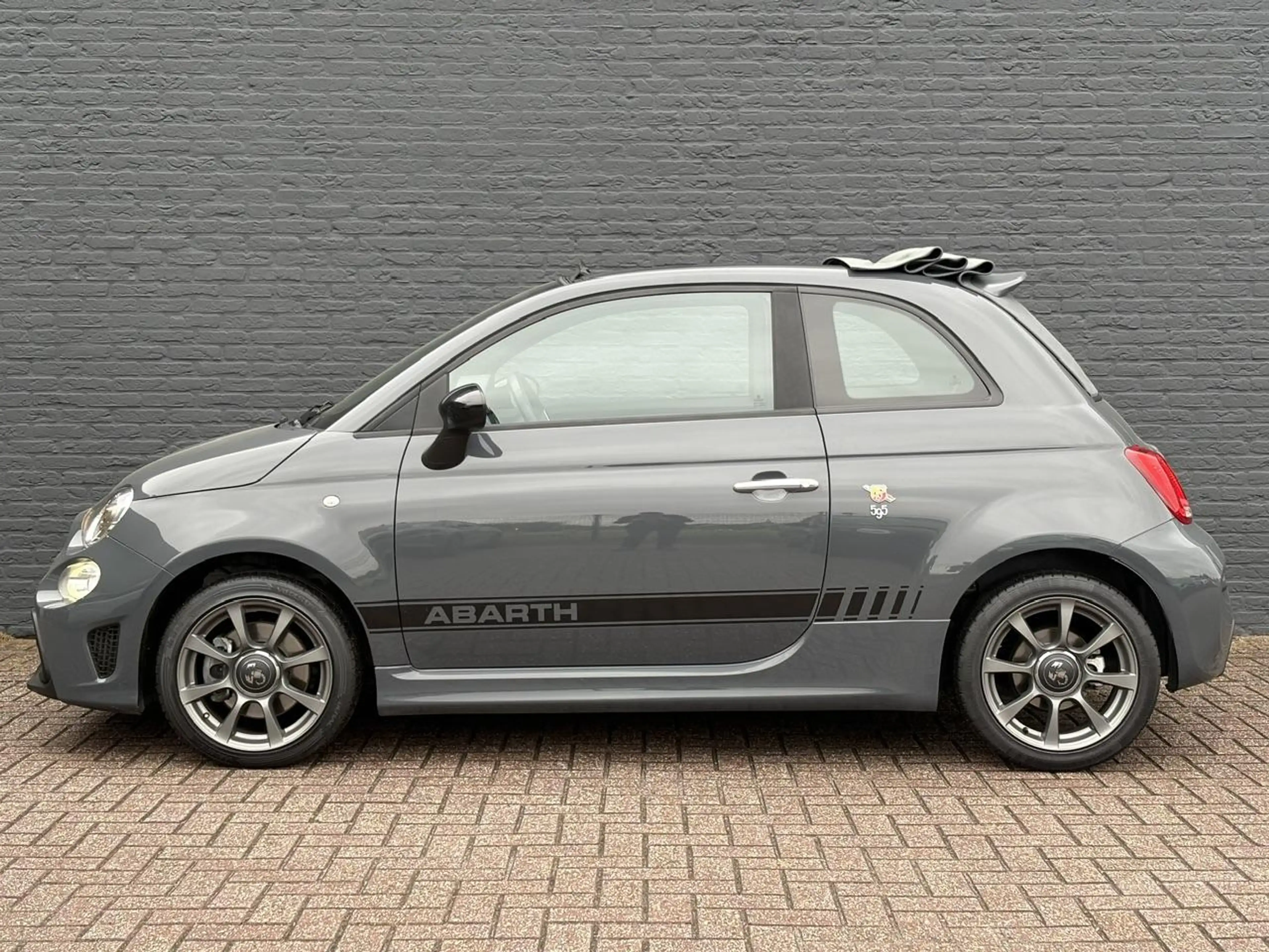Abarth 595C 1.4 T-Jet 145pk | Summer Deals | Cabrio | Carplay — photo 8