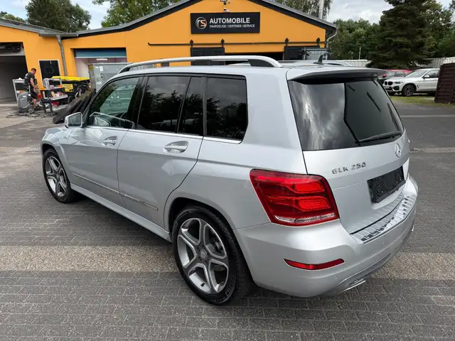 Mercedes-Benz GLK 250 GLK250 4M+NAVI+STANDHZG+BI-XEN+LEDER+19"+HARMAN
