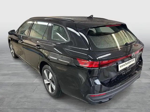 Volkswagen Passat view 2
