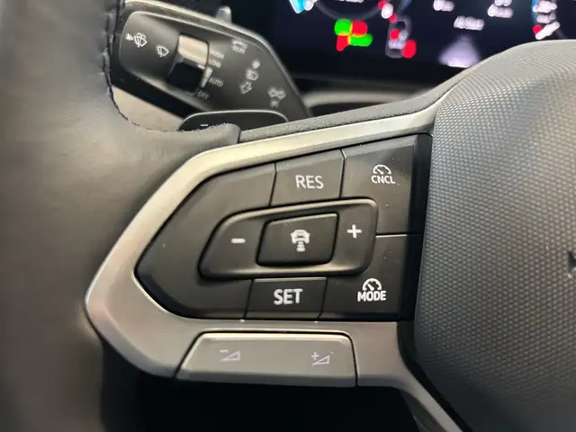 Volkswagen Passat view 13