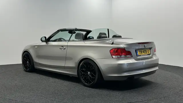 BMW 1 Series view 5