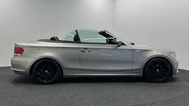 BMW 1 Series view 12