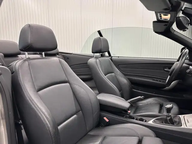 BMW 1 Series view 15