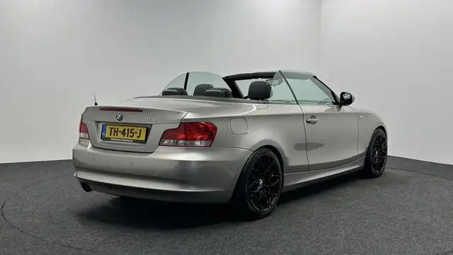 BMW 1 Series view 7