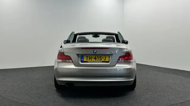 BMW 1 Series view 10